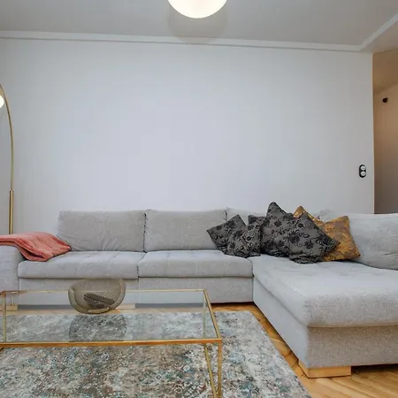 Peegel In Center Free Parking Tallinn