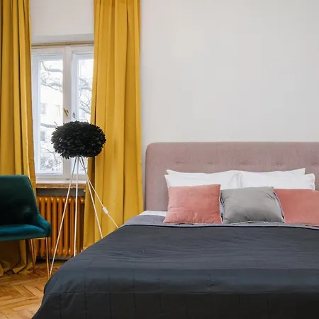 Daire Peegel In Center Free Parking *