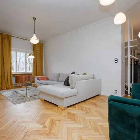 Peegel In Center Free Parking Tallinn