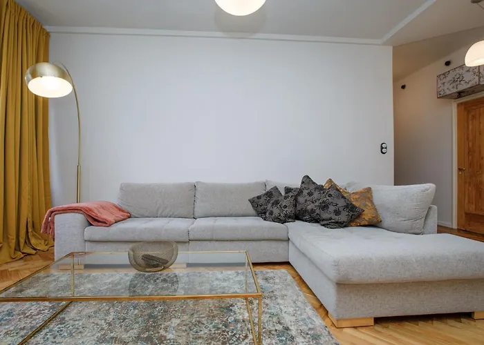 Peegel In Center Free Parking Tallinn